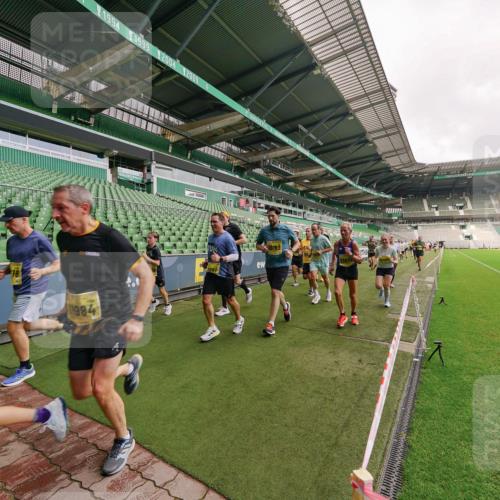 13.09.2026 - 21. swb-Marathon Bremen Michael Burmester http://msf.ph/oto/10292604 13.09.2026 10:29:03 Laufen im Stadion 10162, 10170, 10183, 10189, 10200, 10218, 10223, 10253, 10267, 10270, 10293, 10294, 10316, 10329, 10334, 10348, 10381, 10393, 10421, 10426, 10467, 10508, 10525, 10537, 10538, 10544, 10585, 10594, 10655, 10709, 10734, 10739, 10761, 10763, 10770, 10814, 10825, 10827, 10835, 10840, 10846, 10876, 10910, 10917, 10923, 10966, 10993, 11005, 11007, 11018, 11035, 11058, 11076, 11087, 11092, 11109, 11111, 11170 meine-sportfotos.de