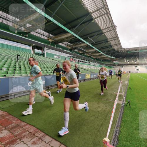 13.09.2026 - 21. swb-Marathon Bremen Michael Burmester http://msf.ph/oto/10292627 13.09.2026 10:29:05 Laufen im Stadion 10162, 10170, 10183, 10189, 10200, 10218, 10223, 10253, 10267, 10270, 10293, 10294, 10316, 10329, 10334, 10348, 10381, 10393, 10421, 10426, 10467, 10508, 10525, 10537, 10538, 10544, 10585, 10594, 10655, 10709, 10734, 10739, 10761, 10763, 10770, 10814, 10825, 10827, 10835, 10840, 10846, 10876, 10910, 10917, 10923, 10966, 10993, 11005, 11007, 11018, 11035, 11058, 11076, 11087, 11092, 11109, 11111, 11170 meine-sportfotos.de