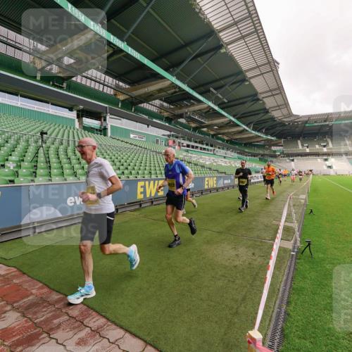 13.09.2026 - 21. swb-Marathon Bremen Michael Burmester http://msf.ph/oto/10292649 13.09.2026 10:29:11 Laufen im Stadion 10162, 10170, 10183, 10189, 10200, 10218, 10223, 10253, 10267, 10270, 10293, 10294, 10316, 10329, 10334, 10348, 10381, 10393, 10421, 10426, 10467, 10508, 10525, 10537, 10538, 10544, 10585, 10594, 10655, 10709, 10734, 10739, 10761, 10763, 10764, 10770, 10814, 10825, 10827, 10835, 10840, 10846, 10876, 10910, 10917, 10923, 10966, 10993, 11005, 11007, 11018, 11035, 11058, 11076, 11087, 11092, 11109, 11170 meine-sportfotos.de