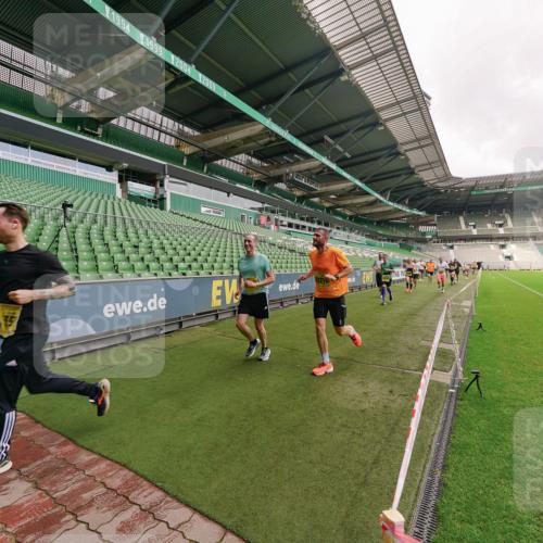 13.09.2026 - 21. swb-Marathon Bremen Michael Burmester http://msf.ph/oto/10292667 13.09.2026 10:29:13 Laufen im Stadion 10162, 10170, 10183, 10189, 10200, 10218, 10223, 10253, 10267, 10270, 10293, 10294, 10316, 10329, 10334, 10348, 10381, 10393, 10421, 10426, 10452, 10467, 10508, 10525, 10537, 10538, 10544, 10585, 10594, 10655, 10709, 10734, 10739, 10761, 10763, 10764, 10770, 10814, 10825, 10827, 10835, 10840, 10876, 10910, 10917, 10923, 10966, 10993, 11005, 11007, 11018, 11035, 11058, 11087, 11092, 11109, 11170 meine-sportfotos.de