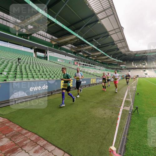 13.09.2026 - 21. swb-Marathon Bremen Michael Burmester http://msf.ph/oto/10292684 13.09.2026 10:29:16 Laufen im Stadion 10162, 10170, 10183, 10189, 10200, 10218, 10223, 10233, 10253, 10267, 10270, 10293, 10294, 10316, 10329, 10334, 10348, 10381, 10393, 10421, 10426, 10452, 10467, 10508, 10525, 10537, 10538, 10544, 10585, 10594, 10655, 10709, 10734, 10739, 10761, 10763, 10764, 10770, 10814, 10825, 10827, 10835, 10840, 10876, 10887, 10910, 10917, 10923, 10966, 10993, 11005, 11007, 11018, 11035, 11058, 11087, 11092, 11109, 11170 meine-sportfotos.de