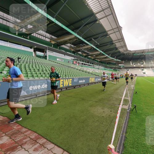 13.09.2026 - 21. swb-Marathon Bremen Michael Burmester http://msf.ph/oto/10292743 13.09.2026 10:29:26 Laufen im Stadion 10162, 10170, 10183, 10189, 10193, 10200, 10218, 10233, 10253, 10267, 10270, 10294, 10316, 10329, 10334, 10348, 10381, 10392, 10421, 10426, 10452, 10467, 10508, 10525, 10537, 10538, 10544, 10585, 10652, 10655, 10709, 10734, 10739, 10761, 10763, 10764, 10770, 10808, 10814, 10825, 10827, 10835, 10840, 10876, 10887, 10906, 10910, 10923, 10966, 10993, 11002, 11005, 11007, 11018, 11035, 11058, 11087, 11092, 11109, 11170 meine-sportfotos.de
