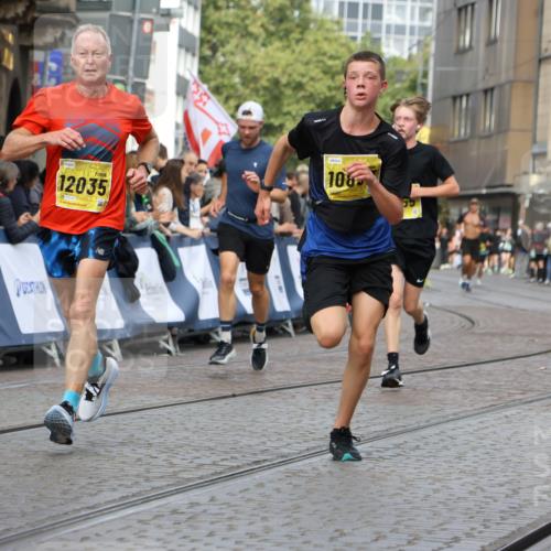 13.09.2026 - 21. swb-Marathon Bremen Strokosch-Dieckow http://msf.ph/oto/10292780 13.09.2026 10:46:42 Ziel 10228, 10897, 11110, 11287, 11356, 11706, 11926, 13609, 10289, 10445, 10504, 11199, 11212, 11661, 11783, 12364, 12375 meine-sportfotos.de
