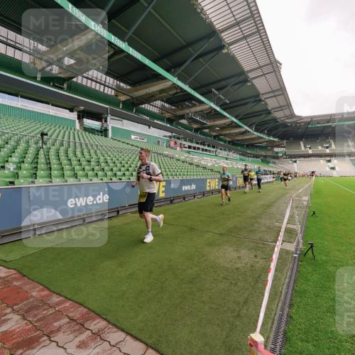 13.09.2026 - 21. swb-Marathon Bremen Michael Burmester http://msf.ph/oto/10292919 13.09.2026 10:30:07 Laufen im Stadion 10162, 10170, 10174, 10183, 10193, 10200, 10218, 10233, 10253, 10267, 10281, 10304, 10334, 10339, 10348, 10359, 10381, 10392, 10421, 10426, 10452, 10467, 10515, 10525, 10537, 10585, 10588, 10641, 10652, 10714, 10734, 10739, 10757, 10761, 10763, 10764, 10765, 10780, 10808, 10822, 10825, 10827, 10837, 10840, 10862, 10863, 10876, 10884, 10886, 10887, 10906, 10910, 10923, 10966, 10984, 11002, 11007, 11018, 11038, 11109 meine-sportfotos.de