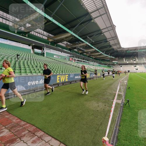 13.09.2026 - 21. swb-Marathon Bremen Michael Burmester http://msf.ph/oto/10292949 13.09.2026 10:30:13 Laufen im Stadion 10162, 10170, 10174, 10183, 10193, 10200, 10218, 10227, 10233, 10253, 10281, 10304, 10334, 10339, 10348, 10359, 10381, 10392, 10426, 10448, 10452, 10467, 10515, 10525, 10537, 10585, 10588, 10641, 10652, 10714, 10734, 10757, 10761, 10763, 10764, 10765, 10780, 10808, 10821, 10822, 10825, 10827, 10837, 10838, 10840, 10862, 10863, 10876, 10884, 10886, 10887, 10906, 10966, 10984, 11002, 11007, 11018, 11038, 11109 meine-sportfotos.de