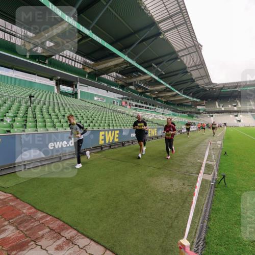 13.09.2026 - 21. swb-Marathon Bremen Michael Burmester http://msf.ph/oto/10292980 13.09.2026 10:30:20 Laufen im Stadion 10141, 10162, 10174, 10183, 10193, 10200, 10218, 10227, 10233, 10253, 10281, 10304, 10334, 10339, 10348, 10359, 10381, 10392, 10426, 10448, 10452, 10467, 10515, 10537, 10585, 10588, 10641, 10652, 10714, 10734, 10757, 10761, 10763, 10764, 10765, 10780, 10808, 10821, 10822, 10825, 10827, 10837, 10838, 10840, 10862, 10863, 10884, 10886, 10887, 10906, 10966, 10984, 11002, 11007, 11038, 11109, 11350, 11379 meine-sportfotos.de