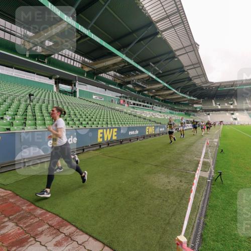 13.09.2026 - 21. swb-Marathon Bremen Michael Burmester http://msf.ph/oto/10293094 13.09.2026 10:30:47 Laufen im Stadion 10141, 10146, 10162, 10174, 10193, 10218, 10222, 10227, 10233, 10253, 10281, 10284, 10304, 10334, 10339, 10359, 10392, 10448, 10452, 10467, 10471, 10478, 10479, 10515, 10555, 10577, 10579, 10585, 10588, 10589, 10610, 10626, 10641, 10652, 10684, 10685, 10708, 10714, 10734, 10757, 10761, 10764, 10765, 10780, 10808, 10821, 10822, 10825, 10827, 10837, 10838, 10862, 10863, 10884, 10886, 10887, 10906, 10984, 11002, 11038, 11109, 11350, 11379 meine-sportfotos.de