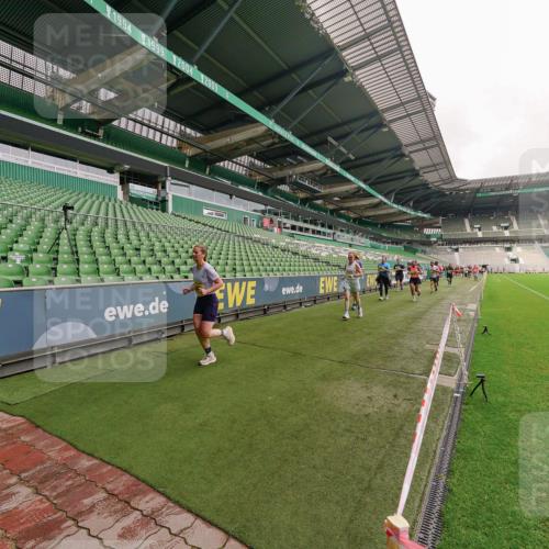 13.09.2026 - 21. swb-Marathon Bremen Michael Burmester http://msf.ph/oto/10293158 13.09.2026 10:31:04 Laufen im Stadion 10141, 10146, 10174, 10193, 10222, 10227, 10233, 10281, 10284, 10304, 10339, 10359, 10392, 10448, 10452, 10467, 10471, 10478, 10479, 10515, 10529, 10543, 10555, 10577, 10579, 10585, 10588, 10589, 10608, 10610, 10626, 10631, 10641, 10652, 10684, 10685, 10704, 10708, 10714, 10725, 10734, 10757, 10761, 10764, 10765, 10780, 10808, 10821, 10822, 10827, 10837, 10838, 10862, 10863, 10884, 10886, 10887, 10906, 10984, 11002, 11038, 11350, 11379 meine-sportfotos.de
