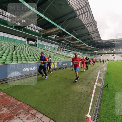 13.09.2026 - 21. swb-Marathon Bremen Michael Burmester http://msf.ph/oto/10293217 13.09.2026 10:31:19 Laufen im Stadion 10141, 10146, 10174, 10193, 10222, 10227, 10233, 10255, 10281, 10284, 10304, 10339, 10359, 10392, 10443, 10448, 10452, 10471, 10478, 10479, 10503, 10515, 10529, 10540, 10543, 10555, 10577, 10579, 10588, 10589, 10608, 10610, 10626, 10631, 10641, 10646, 10652, 10684, 10685, 10703, 10704, 10708, 10714, 10725, 10757, 10765, 10780, 10808, 10821, 10822, 10837, 10838, 10862, 10863, 10884, 10886, 10887, 10906, 10984, 11002, 11038, 11350, 11379 meine-sportfotos.de