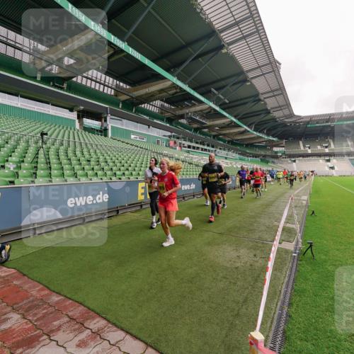 13.09.2026 - 21. swb-Marathon Bremen Michael Burmester http://msf.ph/oto/10293228 13.09.2026 10:31:21 Laufen im Stadion 10141, 10146, 10174, 10193, 10222, 10227, 10233, 10255, 10281, 10284, 10304, 10339, 10359, 10392, 10443, 10448, 10452, 10471, 10478, 10479, 10503, 10515, 10529, 10540, 10543, 10555, 10577, 10579, 10588, 10589, 10608, 10610, 10626, 10631, 10641, 10646, 10652, 10684, 10685, 10703, 10704, 10708, 10714, 10725, 10757, 10765, 10780, 10808, 10821, 10822, 10837, 10838, 10862, 10863, 10884, 10886, 10887, 10906, 10984, 11002, 11038, 11350, 11379 meine-sportfotos.de