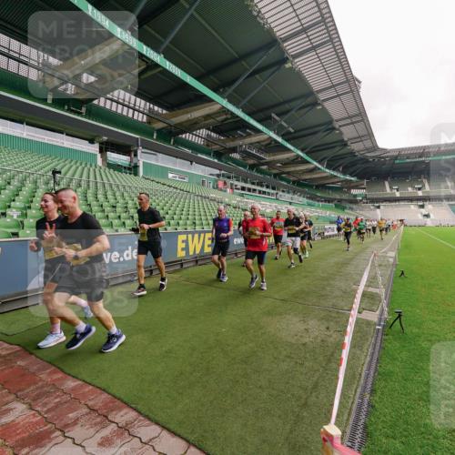 13.09.2026 - 21. swb-Marathon Bremen Michael Burmester http://msf.ph/oto/10293243 13.09.2026 10:31:23 Laufen im Stadion 10141, 10146, 10174, 10193, 10222, 10227, 10233, 10246, 10255, 10281, 10284, 10304, 10339, 10359, 10392, 10443, 10448, 10452, 10471, 10478, 10479, 10503, 10515, 10529, 10540, 10543, 10555, 10577, 10579, 10588, 10589, 10608, 10610, 10626, 10631, 10641, 10646, 10652, 10684, 10685, 10703, 10704, 10708, 10714, 10725, 10757, 10765, 10780, 10808, 10821, 10822, 10837, 10838, 10862, 10863, 10884, 10886, 10887, 10906, 10984, 11002, 11038, 11350, 11379 meine-sportfotos.de