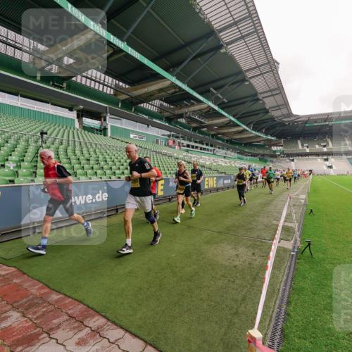 13.09.2026 - 21. swb-Marathon Bremen Michael Burmester http://msf.ph/oto/10293261 13.09.2026 10:31:25 Laufen im Stadion 10141, 10146, 10174, 10193, 10222, 10227, 10233, 10246, 10255, 10281, 10284, 10304, 10339, 10359, 10392, 10443, 10448, 10452, 10471, 10478, 10479, 10503, 10515, 10529, 10540, 10543, 10555, 10577, 10579, 10588, 10589, 10608, 10610, 10626, 10631, 10641, 10646, 10652, 10684, 10685, 10703, 10704, 10708, 10714, 10725, 10757, 10765, 10780, 10808, 10821, 10822, 10837, 10838, 10862, 10863, 10884, 10886, 10887, 10906, 10984, 11002, 11038, 11350, 11379 meine-sportfotos.de
