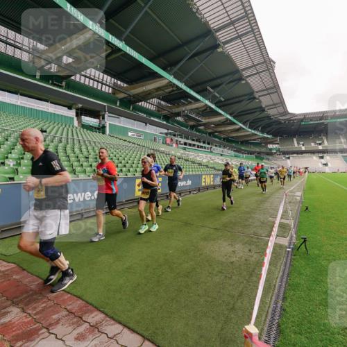 13.09.2026 - 21. swb-Marathon Bremen Michael Burmester http://msf.ph/oto/10293266 13.09.2026 10:31:25 Laufen im Stadion 10141, 10146, 10174, 10193, 10222, 10227, 10233, 10246, 10255, 10281, 10284, 10304, 10339, 10359, 10392, 10443, 10448, 10452, 10471, 10478, 10479, 10503, 10515, 10529, 10540, 10543, 10555, 10577, 10579, 10588, 10589, 10608, 10610, 10626, 10631, 10641, 10646, 10652, 10684, 10685, 10703, 10704, 10708, 10714, 10725, 10757, 10765, 10780, 10808, 10821, 10822, 10837, 10838, 10862, 10863, 10884, 10886, 10887, 10906, 10984, 11002, 11038, 11350, 11379 meine-sportfotos.de