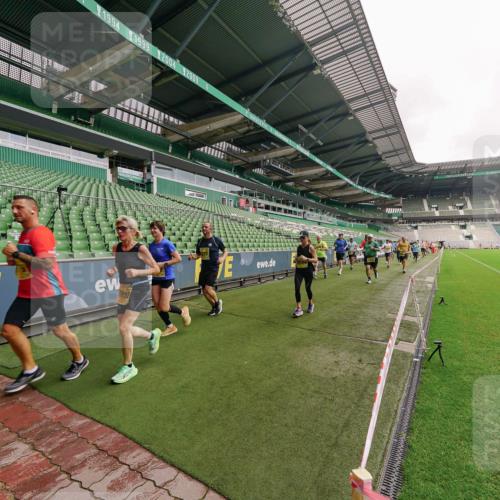 13.09.2026 - 21. swb-Marathon Bremen Michael Burmester http://msf.ph/oto/10293273 13.09.2026 10:31:26 Laufen im Stadion 10141, 10146, 10174, 10193, 10222, 10227, 10233, 10246, 10255, 10281, 10284, 10304, 10339, 10359, 10392, 10443, 10448, 10471, 10478, 10479, 10503, 10515, 10518, 10529, 10540, 10543, 10555, 10577, 10579, 10588, 10589, 10608, 10610, 10626, 10631, 10641, 10646, 10652, 10684, 10685, 10703, 10704, 10708, 10714, 10725, 10757, 10765, 10780, 10808, 10821, 10822, 10837, 10838, 10862, 10863, 10884, 10886, 10887, 10906, 10984, 11002, 11038, 11350, 11379 meine-sportfotos.de