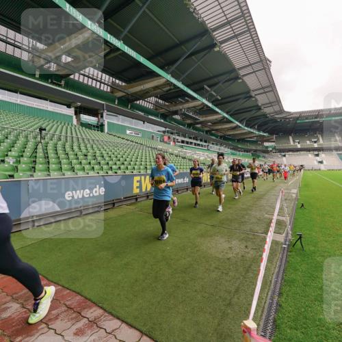 13.09.2026 - 21. swb-Marathon Bremen Michael Burmester http://msf.ph/oto/10293323 13.09.2026 10:31:34 Laufen im Stadion 10141, 10146, 10174, 10222, 10227, 10246, 10255, 10281, 10284, 10304, 10339, 10359, 10410, 10443, 10448, 10471, 10478, 10479, 10503, 10515, 10517, 10518, 10529, 10540, 10543, 10555, 10577, 10579, 10588, 10589, 10608, 10610, 10626, 10631, 10641, 10646, 10684, 10685, 10690, 10703, 10704, 10707, 10708, 10714, 10725, 10757, 10765, 10780, 10821, 10822, 10837, 10838, 10862, 10863, 10884, 10886, 10984, 11002, 11038, 11350, 11379 meine-sportfotos.de