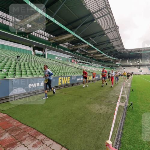 13.09.2026 - 21. swb-Marathon Bremen Michael Burmester http://msf.ph/oto/10293347 13.09.2026 10:31:38 Laufen im Stadion 10141, 10146, 10174, 10222, 10227, 10246, 10255, 10256, 10281, 10284, 10304, 10339, 10359, 10365, 10410, 10443, 10448, 10471, 10478, 10479, 10503, 10515, 10517, 10518, 10529, 10540, 10543, 10555, 10577, 10579, 10588, 10589, 10608, 10610, 10626, 10631, 10641, 10646, 10684, 10685, 10690, 10703, 10704, 10707, 10708, 10714, 10725, 10757, 10765, 10780, 10821, 10822, 10837, 10838, 10862, 10863, 10884, 10886, 10984, 11038, 11350, 11379 meine-sportfotos.de