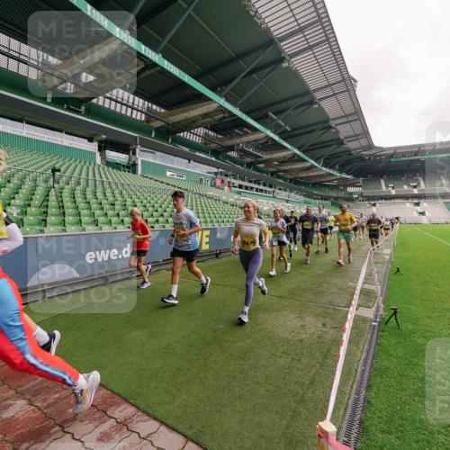 13.09.2026 - 21. swb-Marathon Bremen Michael Burmester http://msf.ph/oto/10293359 13.09.2026 10:31:41 Laufen im Stadion 10141, 10146, 10174, 10222, 10227, 10243, 10246, 10255, 10256, 10281, 10284, 10304, 10322, 10339, 10359, 10365, 10410, 10443, 10448, 10471, 10478, 10479, 10503, 10515, 10517, 10518, 10529, 10540, 10543, 10555, 10565, 10577, 10579, 10588, 10589, 10608, 10610, 10626, 10631, 10641, 10646, 10684, 10685, 10690, 10703, 10704, 10707, 10708, 10714, 10721, 10725, 10757, 10765, 10780, 10821, 10822, 10837, 10838, 10862, 10863, 10884, 10886, 10984, 11038, 11350, 11379 meine-sportfotos.de