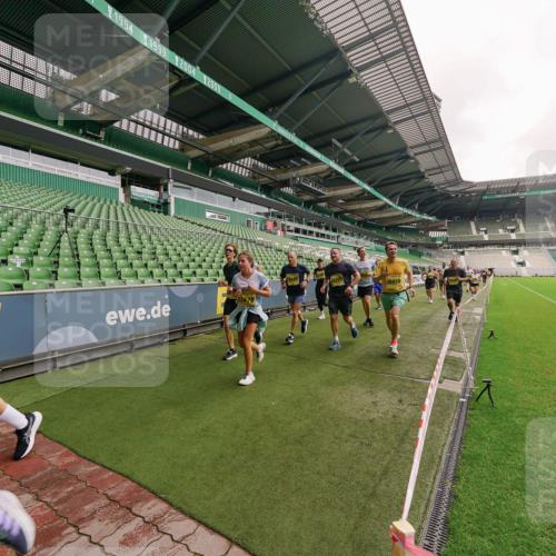13.09.2026 - 21. swb-Marathon Bremen Michael Burmester http://msf.ph/oto/10293365 13.09.2026 10:31:43 Laufen im Stadion 10141, 10146, 10174, 10222, 10226, 10227, 10243, 10246, 10255, 10256, 10281, 10284, 10304, 10322, 10339, 10359, 10365, 10410, 10443, 10448, 10471, 10478, 10479, 10503, 10515, 10517, 10518, 10529, 10540, 10543, 10555, 10565, 10577, 10579, 10588, 10589, 10608, 10610, 10626, 10631, 10646, 10670, 10684, 10685, 10690, 10703, 10704, 10707, 10708, 10714, 10721, 10725, 10757, 10765, 10821, 10822, 10837, 10838, 10862, 10863, 10884, 10886, 10984, 11038, 11350, 11379 meine-sportfotos.de