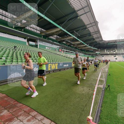 13.09.2026 - 21. swb-Marathon Bremen Michael Burmester http://msf.ph/oto/10293387 13.09.2026 10:31:48 Laufen im Stadion 10141, 10146, 10174, 10222, 10226, 10227, 10243, 10246, 10249, 10255, 10256, 10281, 10284, 10304, 10322, 10339, 10359, 10365, 10410, 10443, 10448, 10471, 10478, 10479, 10503, 10517, 10518, 10529, 10540, 10543, 10555, 10565, 10577, 10579, 10589, 10608, 10610, 10626, 10631, 10646, 10670, 10684, 10685, 10690, 10703, 10704, 10707, 10708, 10714, 10721, 10725, 10757, 10765, 10821, 10822, 10838, 10862, 10863, 10884, 10886, 11038, 11350, 11379 meine-sportfotos.de