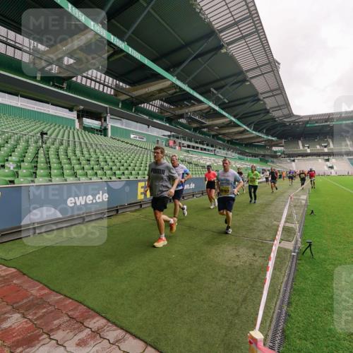 13.09.2026 - 21. swb-Marathon Bremen Michael Burmester http://msf.ph/oto/10293390 13.09.2026 10:31:50 Laufen im Stadion 10141, 10146, 10174, 10222, 10226, 10227, 10243, 10246, 10249, 10255, 10256, 10281, 10284, 10304, 10322, 10339, 10359, 10365, 10410, 10443, 10448, 10471, 10478, 10479, 10486, 10503, 10517, 10518, 10529, 10540, 10543, 10555, 10565, 10577, 10579, 10589, 10608, 10610, 10626, 10631, 10646, 10670, 10684, 10685, 10690, 10703, 10704, 10707, 10708, 10714, 10721, 10725, 10757, 10765, 10771, 10821, 10822, 10838, 10862, 10863, 10884, 10886, 11038, 11350, 11379 meine-sportfotos.de