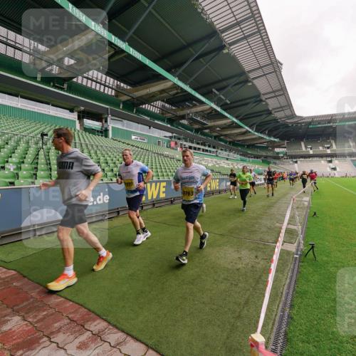 13.09.2026 - 21. swb-Marathon Bremen Michael Burmester http://msf.ph/oto/10293393 13.09.2026 10:31:50 Laufen im Stadion 10141, 10146, 10174, 10222, 10226, 10227, 10243, 10246, 10249, 10255, 10256, 10281, 10284, 10304, 10322, 10339, 10359, 10365, 10410, 10443, 10448, 10471, 10478, 10479, 10486, 10503, 10517, 10518, 10529, 10540, 10543, 10555, 10565, 10577, 10579, 10589, 10608, 10610, 10626, 10631, 10646, 10670, 10684, 10685, 10690, 10703, 10704, 10707, 10708, 10714, 10721, 10725, 10757, 10765, 10771, 10821, 10822, 10838, 10862, 10863, 10884, 10886, 11038, 11350, 11379 meine-sportfotos.de