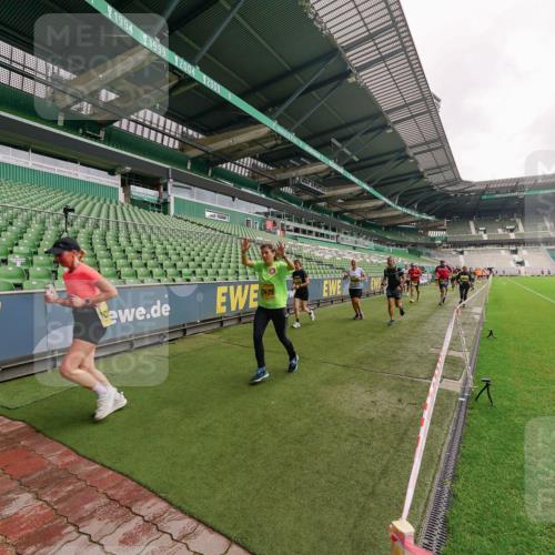 13.09.2026 - 21. swb-Marathon Bremen Michael Burmester http://msf.ph/oto/10293403 13.09.2026 10:31:52 Laufen im Stadion 10141, 10146, 10174, 10222, 10226, 10227, 10243, 10246, 10249, 10255, 10256, 10281, 10284, 10304, 10322, 10339, 10359, 10365, 10410, 10443, 10448, 10471, 10478, 10479, 10486, 10503, 10517, 10518, 10529, 10540, 10543, 10555, 10565, 10577, 10579, 10589, 10608, 10610, 10626, 10631, 10646, 10670, 10675, 10684, 10685, 10690, 10703, 10704, 10707, 10708, 10714, 10721, 10725, 10757, 10765, 10771, 10821, 10822, 10838, 10863, 10886, 11038, 11350, 11379 meine-sportfotos.de