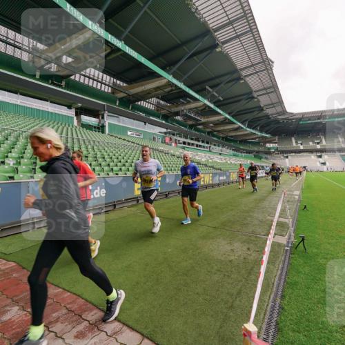 13.09.2026 - 21. swb-Marathon Bremen Michael Burmester http://msf.ph/oto/10293418 13.09.2026 10:31:57 Laufen im Stadion 10141, 10146, 10174, 10222, 10226, 10227, 10243, 10246, 10249, 10255, 10256, 10281, 10284, 10304, 10322, 10339, 10365, 10372, 10410, 10443, 10448, 10471, 10478, 10479, 10486, 10503, 10517, 10518, 10529, 10540, 10543, 10550, 10555, 10565, 10577, 10579, 10589, 10608, 10610, 10626, 10631, 10646, 10670, 10675, 10684, 10685, 10690, 10703, 10704, 10707, 10708, 10714, 10721, 10725, 10757, 10765, 10771, 10821, 10822, 10838, 10886, 11038, 11350, 11379 meine-sportfotos.de