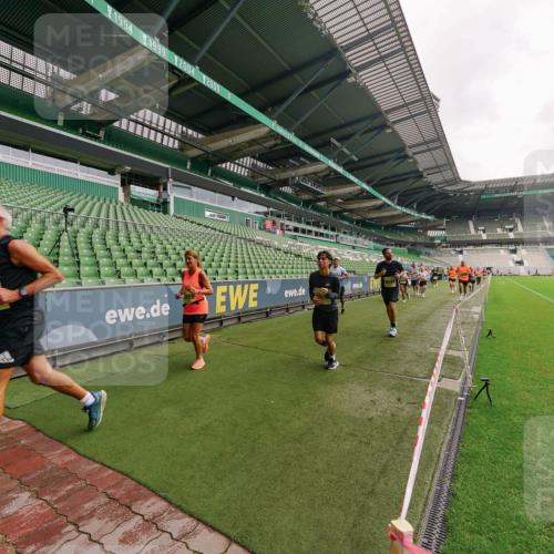 13.09.2026 - 21. swb-Marathon Bremen Michael Burmester http://msf.ph/oto/10293430 13.09.2026 10:32:01 Laufen im Stadion 10141, 10146, 10174, 10203, 10222, 10226, 10227, 10243, 10246, 10249, 10255, 10256, 10281, 10284, 10322, 10365, 10372, 10410, 10443, 10448, 10471, 10478, 10479, 10486, 10503, 10517, 10518, 10529, 10540, 10543, 10550, 10555, 10565, 10577, 10579, 10589, 10608, 10610, 10626, 10631, 10646, 10670, 10675, 10684, 10685, 10690, 10703, 10704, 10707, 10708, 10714, 10721, 10725, 10757, 10765, 10771, 10821, 10822, 10838, 10886, 11350, 11379 meine-sportfotos.de