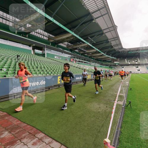 13.09.2026 - 21. swb-Marathon Bremen Michael Burmester http://msf.ph/oto/10293435 13.09.2026 10:32:02 Laufen im Stadion 10141, 10146, 10174, 10203, 10222, 10226, 10227, 10243, 10246, 10249, 10255, 10256, 10281, 10284, 10322, 10365, 10372, 10410, 10443, 10448, 10471, 10478, 10479, 10486, 10503, 10517, 10518, 10529, 10540, 10543, 10550, 10555, 10565, 10577, 10579, 10589, 10608, 10610, 10626, 10631, 10646, 10670, 10675, 10684, 10685, 10690, 10703, 10704, 10707, 10708, 10714, 10721, 10725, 10757, 10765, 10771, 10821, 10822, 10838, 10886, 11350, 11379 meine-sportfotos.de