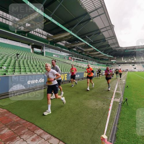13.09.2026 - 21. swb-Marathon Bremen Michael Burmester http://msf.ph/oto/10293462 13.09.2026 10:32:07 Laufen im Stadion 10141, 10146, 10203, 10222, 10226, 10227, 10243, 10246, 10249, 10255, 10256, 10281, 10284, 10322, 10365, 10372, 10379, 10410, 10443, 10448, 10471, 10478, 10479, 10486, 10503, 10517, 10518, 10529, 10540, 10543, 10550, 10555, 10565, 10577, 10579, 10589, 10608, 10610, 10626, 10631, 10646, 10670, 10675, 10684, 10685, 10690, 10703, 10704, 10707, 10708, 10721, 10725, 10757, 10771, 10798, 10821, 10822, 10838, 11350, 11379 meine-sportfotos.de