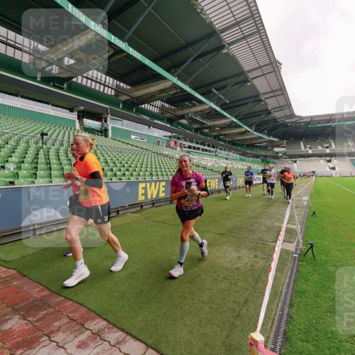 13.09.2026 - 21. swb-Marathon Bremen Michael Burmester http://msf.ph/oto/10293467 13.09.2026 10:32:08 Laufen im Stadion 10067, 10141, 10146, 10203, 10222, 10226, 10227, 10243, 10246, 10249, 10255, 10256, 10284, 10322, 10365, 10372, 10379, 10410, 10443, 10448, 10471, 10478, 10479, 10486, 10503, 10517, 10518, 10529, 10540, 10543, 10550, 10555, 10565, 10577, 10579, 10589, 10608, 10610, 10626, 10631, 10646, 10670, 10675, 10684, 10685, 10690, 10703, 10704, 10707, 10708, 10721, 10725, 10757, 10771, 10798, 10821, 10822, 10838, 11350, 11379 meine-sportfotos.de