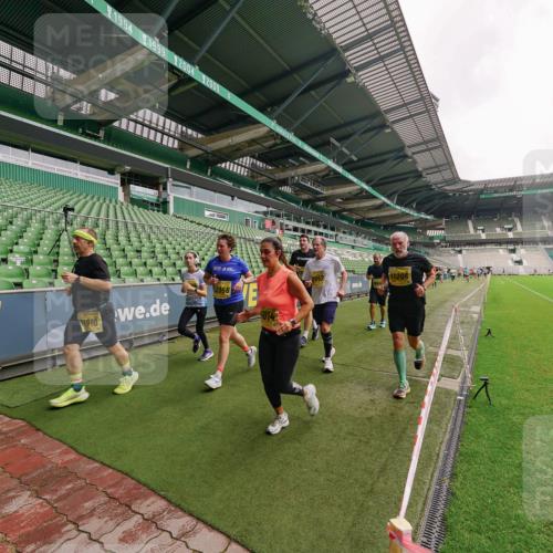 13.09.2026 - 21. swb-Marathon Bremen Michael Burmester http://msf.ph/oto/10293477 13.09.2026 10:32:12 Laufen im Stadion 10067, 10141, 10146, 10203, 10222, 10226, 10227, 10243, 10246, 10249, 10255, 10256, 10284, 10300, 10322, 10365, 10372, 10379, 10410, 10443, 10448, 10471, 10478, 10479, 10486, 10503, 10517, 10518, 10529, 10540, 10543, 10550, 10555, 10565, 10577, 10579, 10589, 10608, 10610, 10626, 10631, 10646, 10670, 10675, 10684, 10685, 10690, 10703, 10704, 10707, 10708, 10721, 10725, 10757, 10771, 10798, 10821, 10822, 10838, 11350, 11379 meine-sportfotos.de