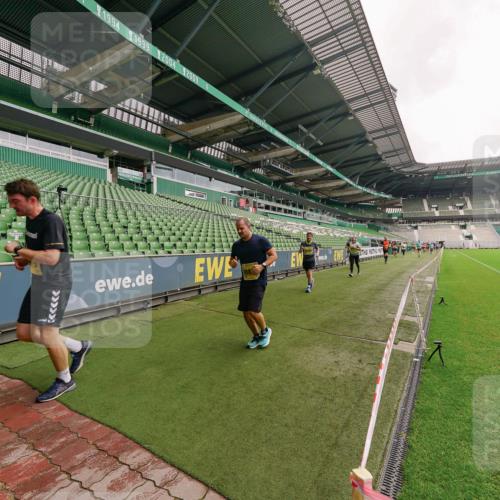 13.09.2026 - 21. swb-Marathon Bremen Michael Burmester http://msf.ph/oto/10293490 13.09.2026 10:32:13 Laufen im Stadion 10067, 10141, 10146, 10203, 10222, 10226, 10227, 10243, 10246, 10249, 10255, 10256, 10284, 10300, 10322, 10365, 10372, 10379, 10410, 10443, 10448, 10471, 10478, 10479, 10486, 10503, 10517, 10518, 10529, 10540, 10543, 10550, 10555, 10565, 10577, 10579, 10589, 10608, 10610, 10626, 10631, 10646, 10670, 10675, 10684, 10685, 10690, 10703, 10704, 10707, 10708, 10721, 10725, 10757, 10771, 10798, 10821, 10822, 10838, 11350, 11379 meine-sportfotos.de