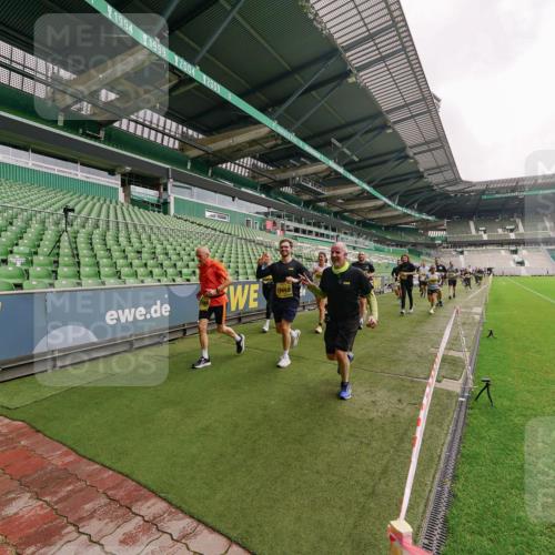 13.09.2026 - 21. swb-Marathon Bremen Michael Burmester http://msf.ph/oto/10293559 13.09.2026 10:32:35 Laufen im Stadion 10067, 10078, 10146, 10166, 10184, 10203, 10211, 10222, 10226, 10243, 10246, 10249, 10255, 10256, 10300, 10322, 10365, 10372, 10374, 10379, 10383, 10394, 10408, 10410, 10443, 10471, 10478, 10479, 10486, 10494, 10503, 10517, 10518, 10529, 10530, 10540, 10543, 10550, 10555, 10565, 10579, 10589, 10608, 10610, 10626, 10631, 10646, 10670, 10675, 10684, 10690, 10703, 10704, 10707, 10708, 10721, 10725, 10728, 10745, 10749, 10750, 10771, 10794, 10798 meine-sportfotos.de