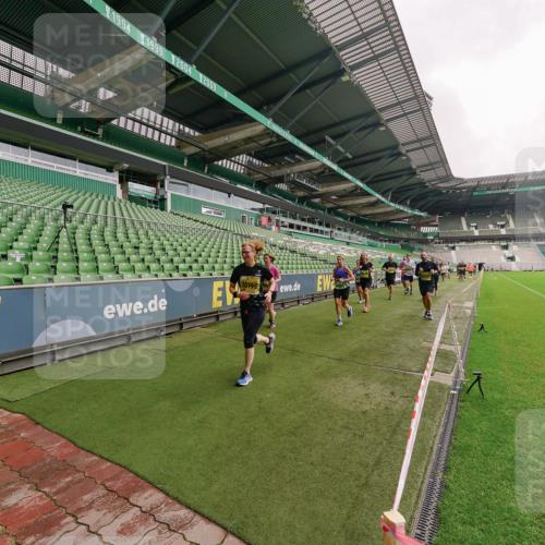 13.09.2026 - 21. swb-Marathon Bremen Michael Burmester http://msf.ph/oto/10293599 13.09.2026 10:32:43 Laufen im Stadion 10067, 10078, 10146, 10166, 10184, 10203, 10211, 10222, 10226, 10243, 10246, 10249, 10255, 10256, 10300, 10322, 10365, 10372, 10374, 10379, 10383, 10394, 10408, 10410, 10443, 10471, 10478, 10486, 10494, 10503, 10517, 10518, 10529, 10530, 10540, 10543, 10550, 10555, 10565, 10579, 10589, 10608, 10610, 10626, 10631, 10646, 10670, 10673, 10675, 10690, 10703, 10704, 10707, 10708, 10721, 10725, 10728, 10745, 10749, 10750, 10771, 10794, 10798 meine-sportfotos.de