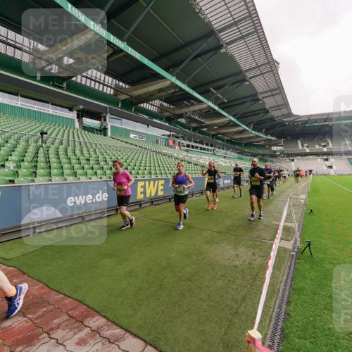 13.09.2026 - 21. swb-Marathon Bremen Michael Burmester http://msf.ph/oto/10293609 13.09.2026 10:32:44 Laufen im Stadion 10067, 10078, 10146, 10166, 10184, 10203, 10211, 10222, 10226, 10243, 10246, 10249, 10255, 10256, 10300, 10322, 10365, 10372, 10374, 10379, 10383, 10394, 10408, 10410, 10443, 10471, 10478, 10486, 10494, 10503, 10517, 10518, 10529, 10530, 10540, 10543, 10550, 10555, 10565, 10579, 10589, 10608, 10610, 10626, 10631, 10646, 10670, 10673, 10675, 10687, 10690, 10703, 10704, 10707, 10708, 10721, 10725, 10728, 10745, 10749, 10750, 10771, 10794, 10798 meine-sportfotos.de