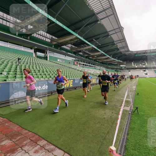 13.09.2026 - 21. swb-Marathon Bremen Michael Burmester http://msf.ph/oto/10293616 13.09.2026 10:32:44 Laufen im Stadion 10067, 10078, 10146, 10166, 10184, 10203, 10211, 10222, 10226, 10243, 10246, 10249, 10255, 10256, 10300, 10322, 10365, 10372, 10374, 10379, 10383, 10394, 10408, 10410, 10443, 10471, 10478, 10486, 10494, 10503, 10517, 10518, 10529, 10530, 10540, 10543, 10550, 10555, 10565, 10579, 10589, 10608, 10610, 10626, 10631, 10646, 10670, 10673, 10675, 10687, 10690, 10703, 10704, 10707, 10708, 10721, 10725, 10728, 10745, 10749, 10750, 10771, 10794, 10798 meine-sportfotos.de