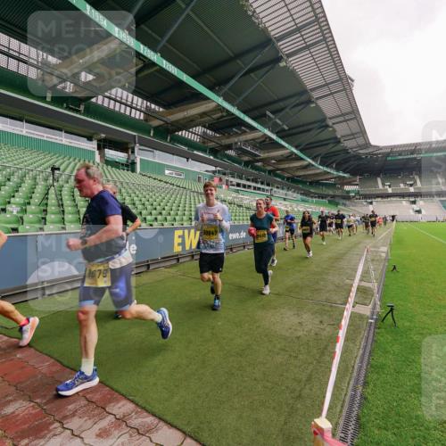 13.09.2026 - 21. swb-Marathon Bremen Michael Burmester http://msf.ph/oto/10293630 13.09.2026 10:32:47 Laufen im Stadion 10067, 10078, 10146, 10166, 10184, 10203, 10211, 10222, 10226, 10243, 10246, 10249, 10255, 10256, 10300, 10322, 10365, 10372, 10374, 10379, 10383, 10394, 10408, 10410, 10423, 10443, 10471, 10478, 10486, 10494, 10503, 10517, 10518, 10529, 10530, 10540, 10543, 10550, 10555, 10565, 10579, 10589, 10608, 10610, 10626, 10631, 10646, 10670, 10673, 10675, 10687, 10690, 10703, 10704, 10707, 10708, 10721, 10725, 10728, 10745, 10749, 10750, 10771, 10788, 10794, 10798 meine-sportfotos.de