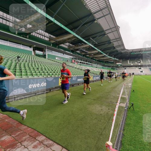 13.09.2026 - 21. swb-Marathon Bremen Michael Burmester http://msf.ph/oto/10293643 13.09.2026 10:32:48 Laufen im Stadion 10067, 10078, 10146, 10166, 10184, 10203, 10211, 10222, 10226, 10236, 10243, 10246, 10249, 10255, 10256, 10300, 10322, 10365, 10372, 10374, 10379, 10383, 10394, 10408, 10410, 10423, 10443, 10486, 10494, 10503, 10517, 10518, 10529, 10530, 10540, 10543, 10550, 10555, 10565, 10589, 10608, 10610, 10626, 10631, 10646, 10670, 10673, 10675, 10687, 10690, 10703, 10704, 10707, 10708, 10721, 10725, 10728, 10745, 10749, 10750, 10771, 10788, 10794, 10798 meine-sportfotos.de