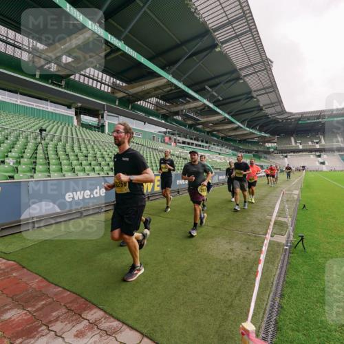 13.09.2026 - 21. swb-Marathon Bremen Michael Burmester http://msf.ph/oto/10293686 13.09.2026 10:32:55 Laufen im Stadion 10018, 10067, 10078, 10166, 10184, 10203, 10211, 10226, 10236, 10243, 10246, 10249, 10255, 10256, 10297, 10300, 10322, 10365, 10372, 10374, 10379, 10383, 10394, 10408, 10410, 10423, 10428, 10443, 10486, 10494, 10503, 10517, 10518, 10529, 10530, 10540, 10543, 10550, 10555, 10565, 10578, 10589, 10608, 10610, 10631, 10646, 10670, 10673, 10675, 10687, 10690, 10703, 10704, 10707, 10721, 10725, 10728, 10745, 10749, 10750, 10771, 10788, 10794, 10798 meine-sportfotos.de