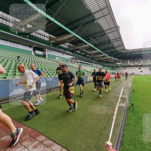 13.09.2026 - 21. swb-Marathon Bremen Michael Burmester http://msf.ph/oto/10293694 13.09.2026 10:32:55 Laufen im Stadion 10018, 10067, 10078, 10166, 10184, 10203, 10211, 10226, 10236, 10243, 10246, 10249, 10255, 10256, 10297, 10300, 10322, 10365, 10372, 10374, 10379, 10383, 10394, 10408, 10410, 10423, 10428, 10443, 10486, 10494, 10503, 10517, 10518, 10529, 10530, 10540, 10543, 10550, 10555, 10565, 10578, 10589, 10608, 10610, 10631, 10646, 10670, 10673, 10675, 10687, 10690, 10703, 10704, 10707, 10721, 10725, 10728, 10745, 10749, 10750, 10771, 10788, 10794, 10798 meine-sportfotos.de