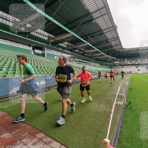 13.09.2026 - 21. swb-Marathon Bremen Michael Burmester http://msf.ph/oto/10293706 13.09.2026 10:32:57 Laufen im Stadion 10018, 10067, 10078, 10166, 10184, 10203, 10211, 10226, 10236, 10243, 10246, 10249, 10255, 10256, 10297, 10300, 10322, 10365, 10372, 10374, 10379, 10383, 10394, 10408, 10410, 10423, 10428, 10443, 10486, 10494, 10503, 10517, 10518, 10529, 10530, 10540, 10543, 10550, 10555, 10565, 10578, 10608, 10610, 10631, 10646, 10670, 10673, 10675, 10687, 10690, 10703, 10704, 10707, 10721, 10725, 10728, 10745, 10749, 10750, 10771, 10788, 10794, 10798 meine-sportfotos.de