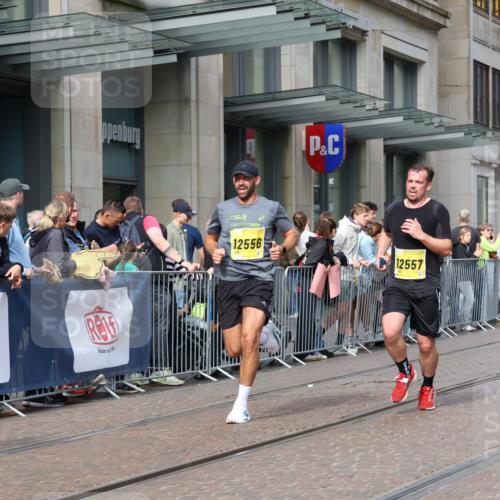 13.09.2026 - 21. swb-Marathon Bremen Strokosch-Dieckow http://msf.ph/oto/10293729 13.09.2026 10:45:51 Ziel 10447, 10992, 11706, 11925, 11926, 11956, 12556, 12557, 13529, 13609, 13612, 13640, 10436, 10464, 10541, 10583, 10987, 11015, 11063, 11209, 11279, 11559, 11749, 11762, 11845, 12033, 12069, 12087, 12290, 12355, 13532, 13595, 13628 meine-sportfotos.de
