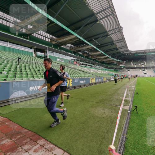 13.09.2026 - 21. swb-Marathon Bremen Michael Burmester http://msf.ph/oto/10293732 13.09.2026 10:33:04 Laufen im Stadion 10018, 10067, 10078, 10166, 10184, 10203, 10211, 10226, 10236, 10243, 10246, 10249, 10255, 10256, 10297, 10300, 10322, 10365, 10372, 10374, 10379, 10383, 10394, 10408, 10410, 10423, 10428, 10443, 10486, 10494, 10503, 10517, 10518, 10530, 10540, 10543, 10550, 10565, 10578, 10608, 10631, 10646, 10670, 10673, 10675, 10687, 10690, 10691, 10703, 10704, 10707, 10721, 10725, 10728, 10745, 10749, 10750, 10771, 10772, 10787, 10788, 10794, 10798 meine-sportfotos.de