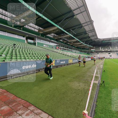 13.09.2026 - 21. swb-Marathon Bremen Michael Burmester http://msf.ph/oto/10293739 13.09.2026 10:33:08 Laufen im Stadion 10018, 10067, 10078, 10166, 10184, 10203, 10211, 10226, 10236, 10243, 10246, 10249, 10255, 10256, 10297, 10300, 10322, 10355, 10365, 10372, 10374, 10379, 10383, 10394, 10408, 10410, 10423, 10428, 10443, 10486, 10494, 10503, 10517, 10518, 10530, 10540, 10543, 10550, 10565, 10578, 10608, 10631, 10646, 10670, 10673, 10675, 10687, 10690, 10691, 10703, 10707, 10721, 10725, 10728, 10745, 10749, 10750, 10771, 10772, 10787, 10788, 10794, 10798 meine-sportfotos.de