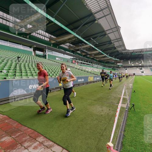 13.09.2026 - 21. swb-Marathon Bremen Michael Burmester http://msf.ph/oto/10293798 13.09.2026 10:33:27 Laufen im Stadion 10018, 10067, 10078, 10166, 10177, 10184, 10203, 10211, 10226, 10236, 10240, 10243, 10246, 10249, 10254, 10256, 10297, 10300, 10322, 10355, 10365, 10372, 10374, 10379, 10383, 10394, 10408, 10410, 10415, 10423, 10428, 10443, 10460, 10486, 10494, 10517, 10518, 10530, 10540, 10550, 10565, 10578, 10604, 10646, 10668, 10670, 10673, 10675, 10687, 10690, 10691, 10699, 10703, 10707, 10721, 10728, 10745, 10749, 10750, 10771, 10772, 10787, 10788, 10794, 10798, 10857 meine-sportfotos.de
