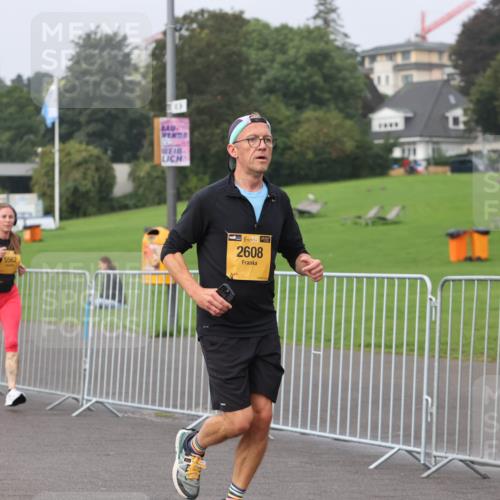 13.09.2026 - Kiel Lauf Andreas Tolksdorf http://msf.ph/oto/10293977 13.09.2026 09:25:31 Kiellinie 5562, 38, 2608, 1049 meine-sportfotos.de