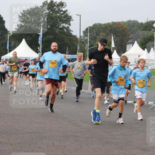 13.09.2026 - Kiel Lauf Andreas Tolksdorf http://msf.ph/oto/10293985 13.09.2026 09:25:35 Kiellinie 36, 6649, 3849, 7744, 2, 43, 4092, 2212, 121 meine-sportfotos.de