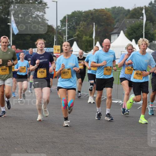 13.09.2026 - Kiel Lauf Andreas Tolksdorf http://msf.ph/oto/10294004 13.09.2026 09:25:38 Kiellinie 39, 6649, 5400, 4256, 38, 5811, 8770, 6038, 9425, 8636, 4, 38, 7744 meine-sportfotos.de