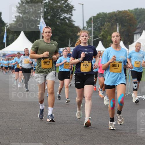 13.09.2026 - Kiel Lauf Andreas Tolksdorf http://msf.ph/oto/10294012 13.09.2026 09:25:39 Kiellinie 4, 39, 6649, 5400, 4256, 38, 5811, 5964, 6038, 94 meine-sportfotos.de